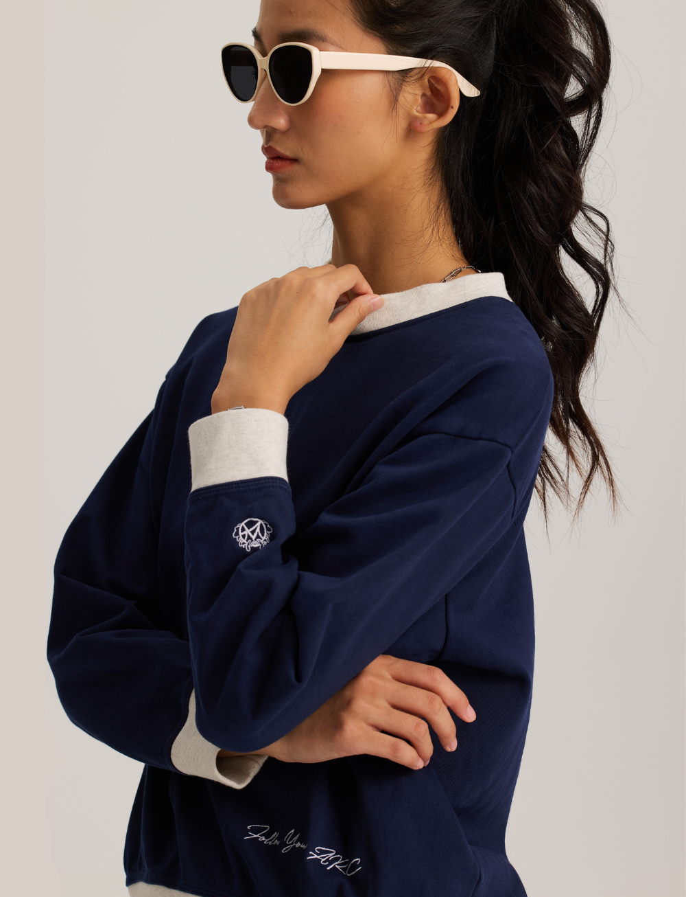 Navy Blue Embroidery Sweatshirt